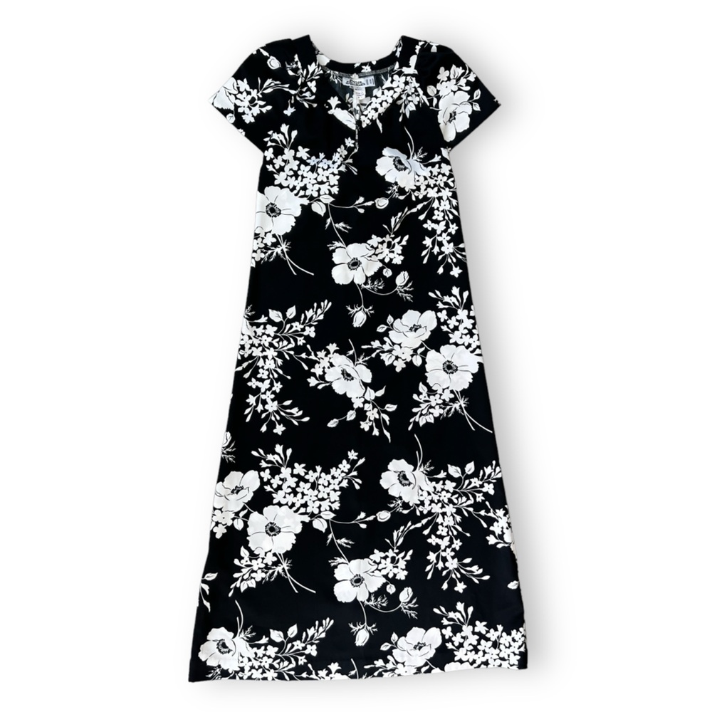 Vintage Hilo Hattie’s Hawaiian Black and White Maxi Dress Hibiscus Flower